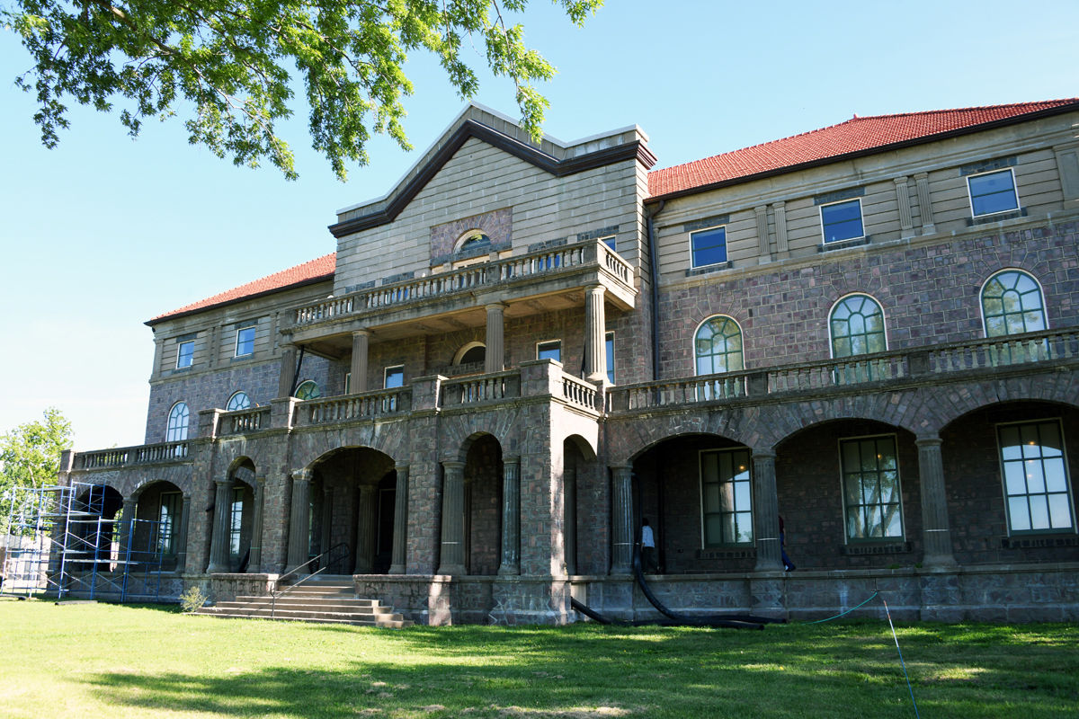 067 The Mead Center was previously a hospital for the insane.JPG